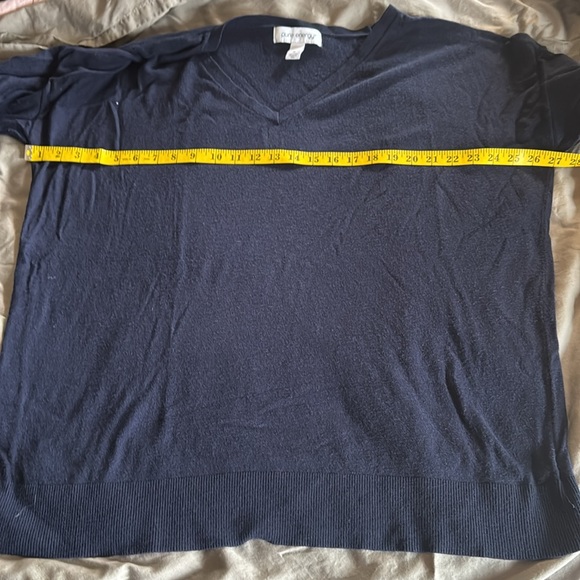 Lightweight dark blue sweater gently used - Picture 7 of 8